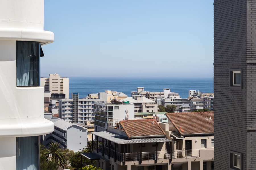 2 Bedroom Property for Sale in Sea Point Western Cape